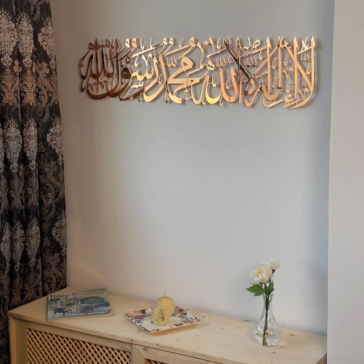 فن جداري معدني لامع بالكلمة الأولى (ستانلس ستيل) - نحاسي لامع، ذهبي لامع وفضي لامع